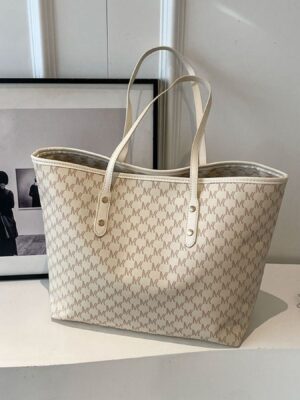 184a5aea94ef4fc086261a7215c04d5f-Max.jpg Large Capacity Tote Bag